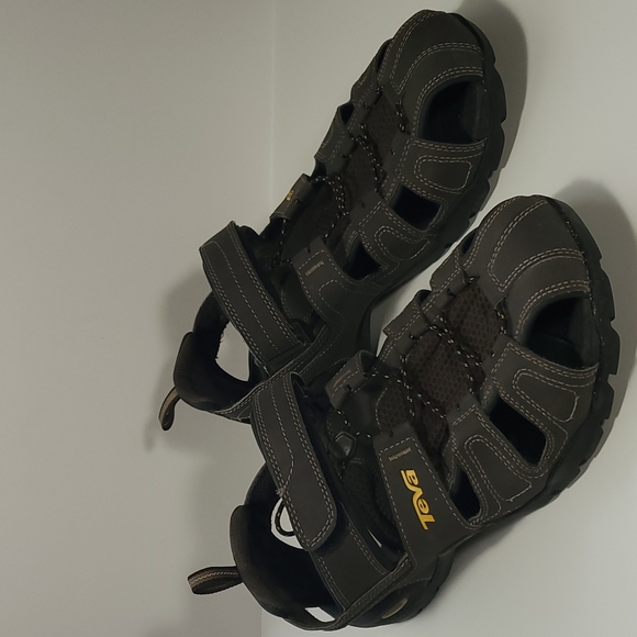 Teva sandals size 12
